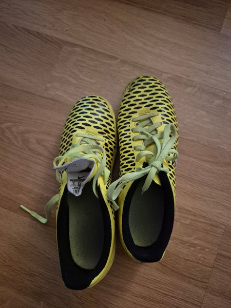 Yellow Men's Size M 8.0 (W 9.0) Nike Magista Turf Cleats (Used)