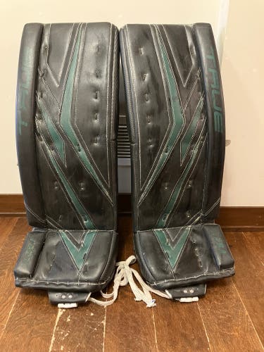 32*1” True L20.2 Goalie Leg Pads