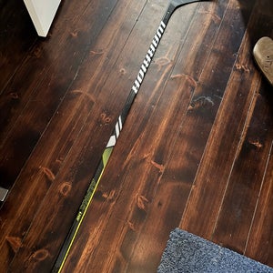 Senior Warrior Alpha LX2 Right Handed Hockey Stick W28 (New)