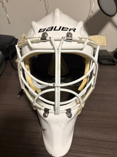 Senior Medium Bauer Profile 960 Goalie Mask (Used)