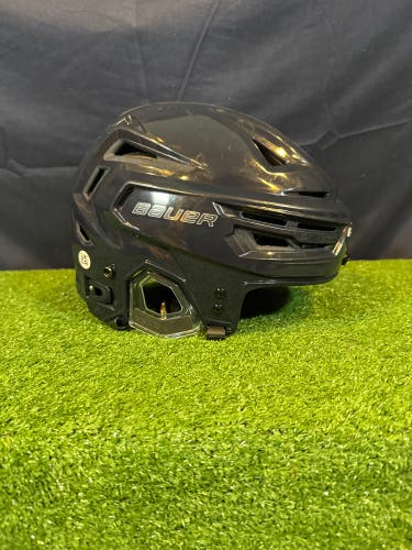 Medium Bauer Re-Akt 155 Helmet (Like New)