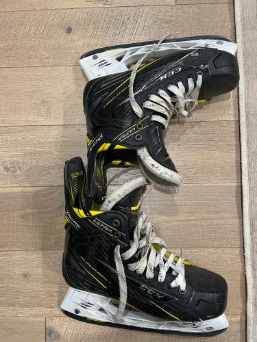 CCM Ultra Tacks Hockey Skates Regular Width 7.5 (Used)