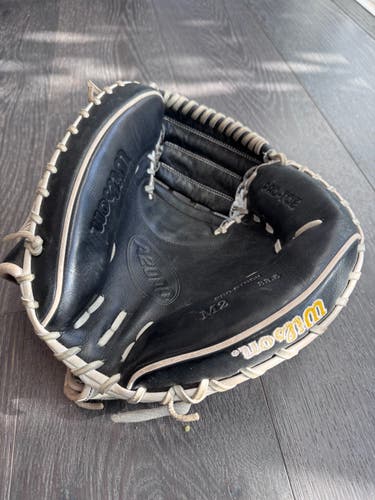2024 Catcher's RH Wilson A2000 Baseball Glove 33.5" (Used)