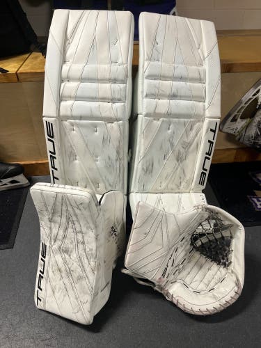 32" True Catalyst PX5 Regular Goalie Full Set Pro Stock (Used)