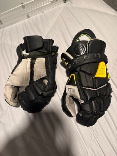Maverik Max Lacrosse Gloves Large (Used)
