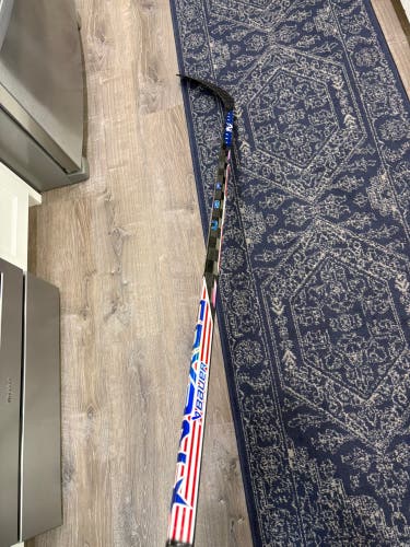 Senior Bauer Nexus Tracer Right Handed Hockey Stick (Used)