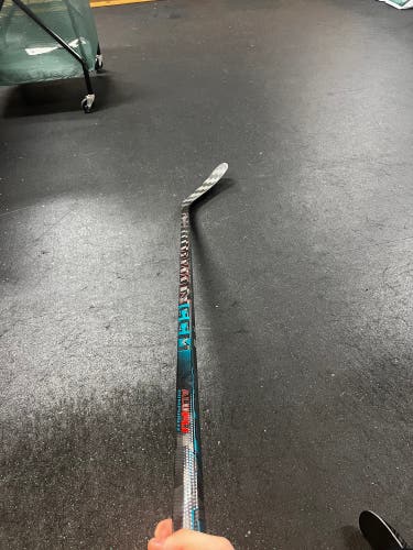 Senior CCM Vizion Right Handed Hockey Stick P28+1/4 Pro Stock (Used)