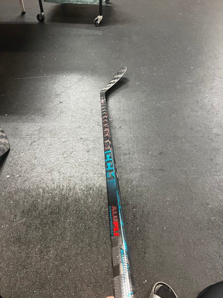 Senior CCM Vizion Right Handed Hockey Stick P28+1/4 Pro Stock (Used)