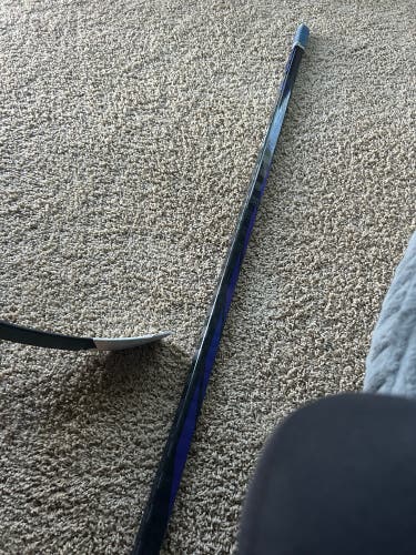 Senior Bauer Right Handed Hockey Stick P28 (New)