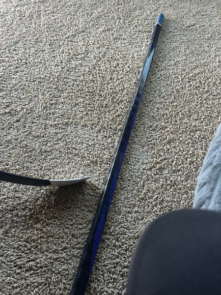 Senior Bauer Right Handed Hockey Stick P28 (New)