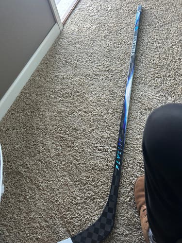 Senior Bauer Vapor FlyLite Right Handed Hockey Stick P28 (New)