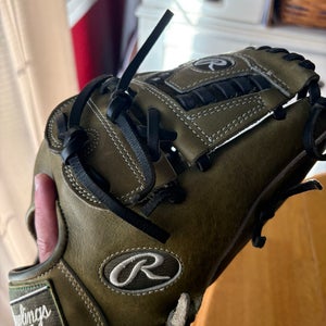 2023 Rawlings Heart of the Hide RH Pitcher's Baseball Glove 11.75" (Used)