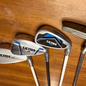 Junior Wilson Ultra Right Handed Clubs (Full Set) Junior 4 Pieces (Used)