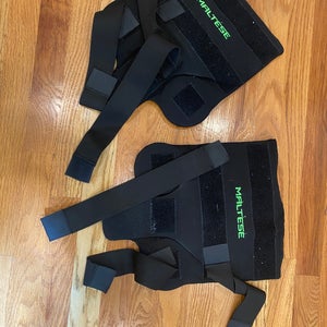 Maltese goalie knee guards