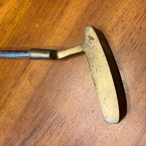 Gold Men's Unbranded Blade Right Handed Putter 35" (Used)