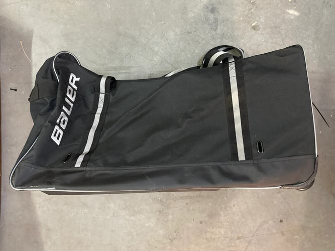 Bauer Wheeled Bag (31”x17”x14”)