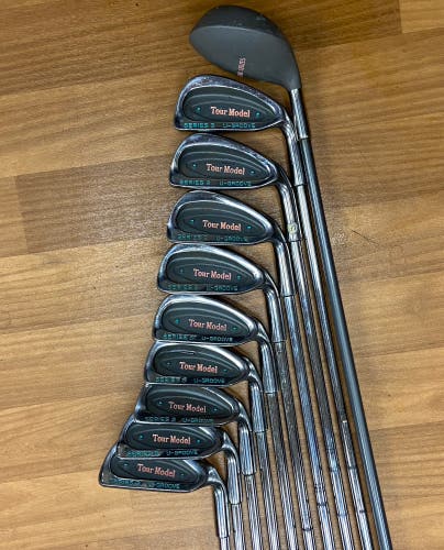 Tour Model series 3 U-Grove RH Clubs Ladies Flex 10 Pieces (3W,3,4,5,6,7,8,9,PW,SW)
