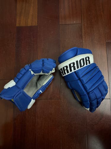 Warrior Alpha QX Gloves 15" Pro Stock (Used)