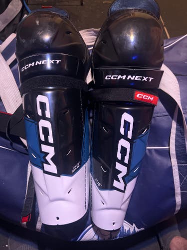 Men's Junior CCM Next Shoulder Pads (New)