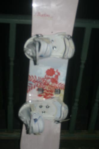 Women's Burton Feather Snowboard 135cm with Burton Bindings