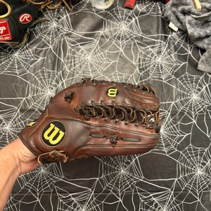 Wilson A2000 RH Outfield Baseball Glove 12.75" (Used)