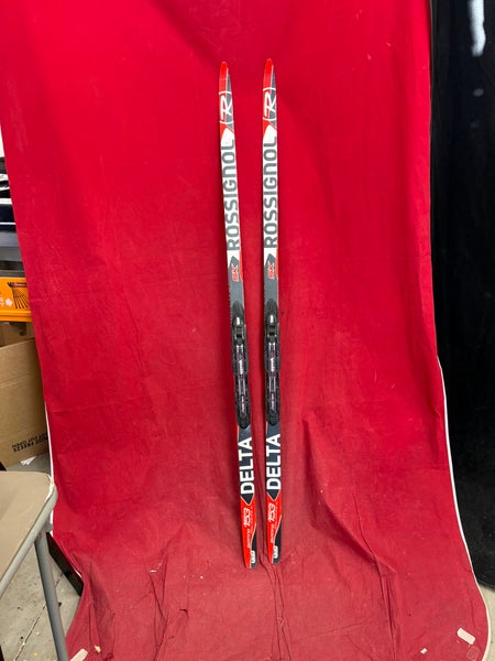 Skate Rossignol Cross Country Skis (Used)