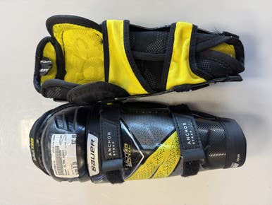 Used Bauer ULTRA SONIC Junior Shin Guards Black 9" 11860-S000299579