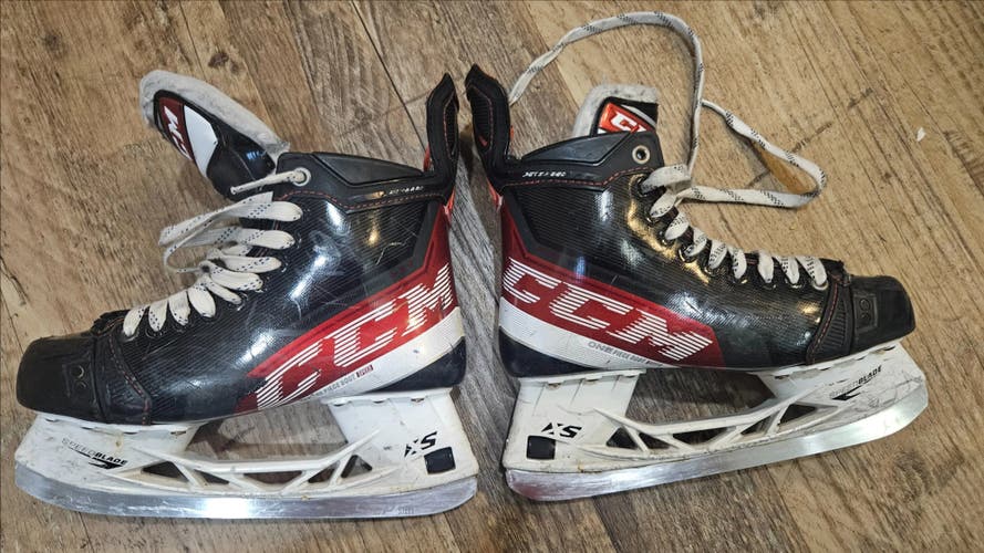 CCM JetSpeed FT4 Hockey Skates Regular Width 6.5