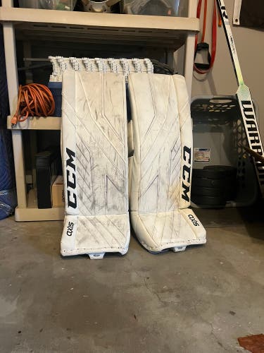 33" CCM Axis Pro Goalie Leg Pads (Used)