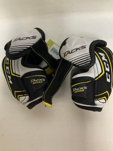 Used CCM TACKS 5092 Junior Elbow Pads MD 11823-S000035137
