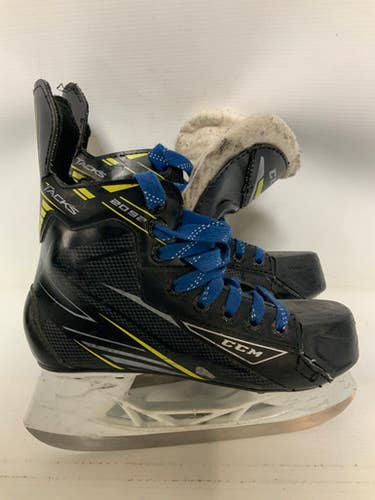 Used CCM TACKS 2092 Junior Hockey Skate Junior 03 11823-S000035130