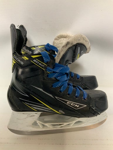 Used CCM TACKS 2092 Junior Hockey Skate Junior 03 11823-S000035130