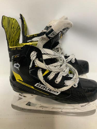 Used Bauer SUPREME M4 Junior Hockey Skate Junior 03.5 11823-S000035128