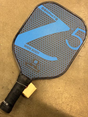 Onix Sports Graphite Z5 Pickleball Paddle (Used)