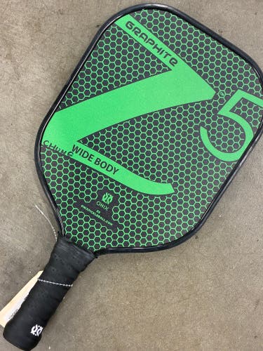 Onix Sports Graphite Z5 Pickleball Paddle (Used)