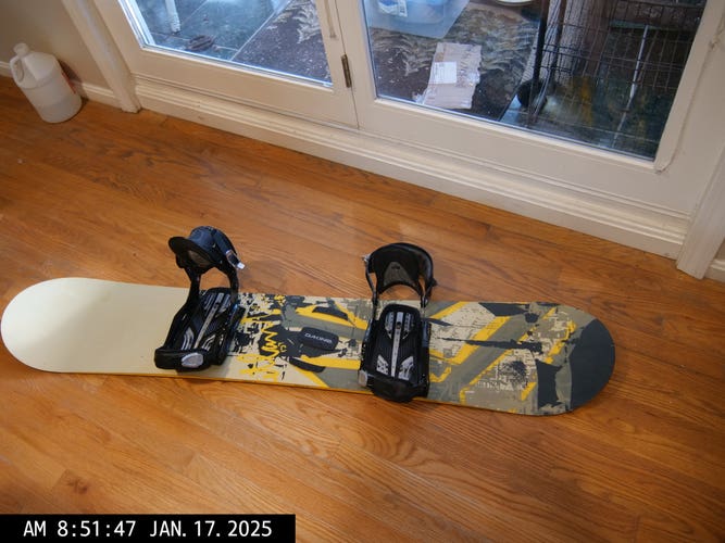 Atlantis Men's Snowboard With Matrix Bindings Medium Flex Directional Twin (Used)