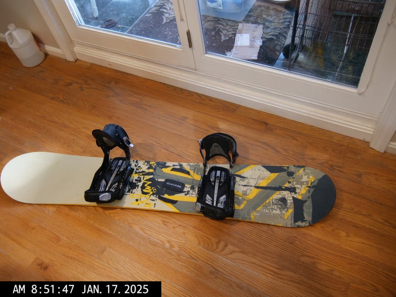 Atlantis Men's Snowboard With Matrix Bindings Medium Flex Directional Twin (Used)