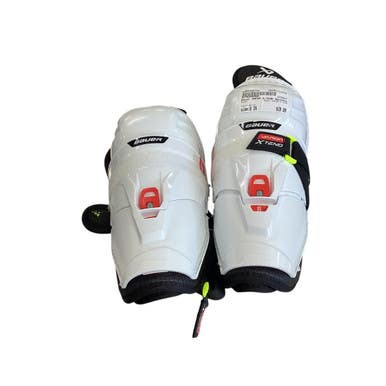 Used Bauer VAPOR X-TEND Youth Shin Guards White 8" 11479-S000406733