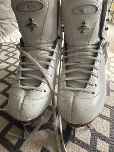 Riedell Figure Skates C Junior 13.5 (Used)