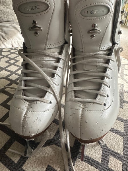 Riedell Figure Skates C Junior 13.5 (Used)
