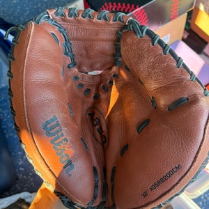 Wilson RH Catcher's Glove 32" (Used)