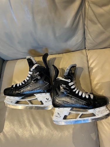 2024 Bauer Supreme M50 Pro Hockey Skates Regular Width 6.5 (Used)