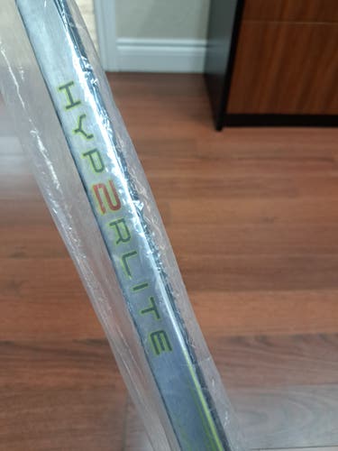 Senior Bauer Vapor Hyperlite 2 Left Hand Hockey Stick P28 | 70 (New, only 1 left)