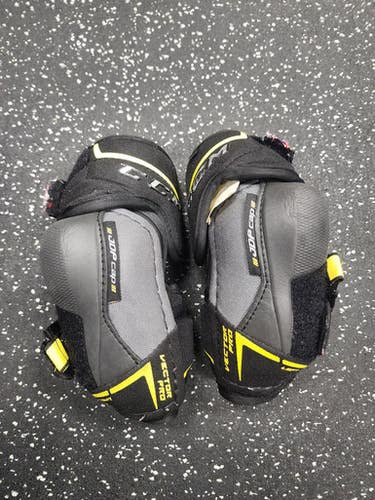 Used CCM VECTOR PRO Junior Elbow Pads SM 11849-S000032874