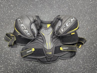 Used CCM VECTOR PRO Junior Shoulder Pads MD 11849-S000032873