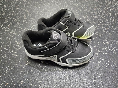 Used ATLETIC WORKS BB/SB Cleats Black And White Youth 10.0 11849-S000032907