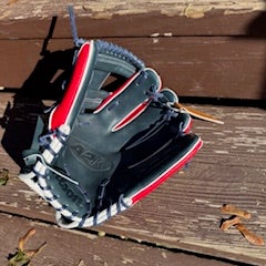 Wilson RH Infield 1724 Baseball Glove 11.75" (New)