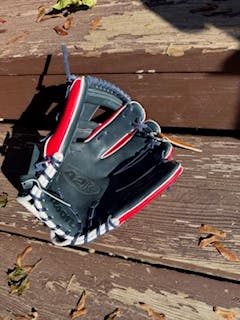 Wilson RH Infield 1724 Baseball Glove 11.75" (New)