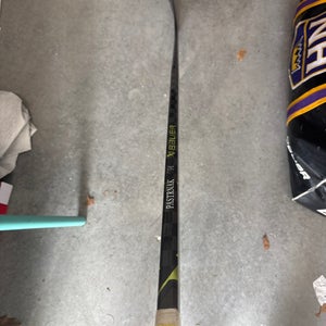 Senior Bauer Ag5nt Right Handed Hockey Stick P28 (Used)