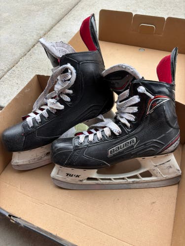 Bauer Vapor X400 Hockey Skates 9.5 (Used)